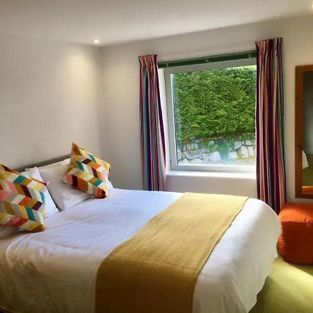 The Wrens Annexe - Stylish Self-Contained 2-Bed Annexe Apartment *